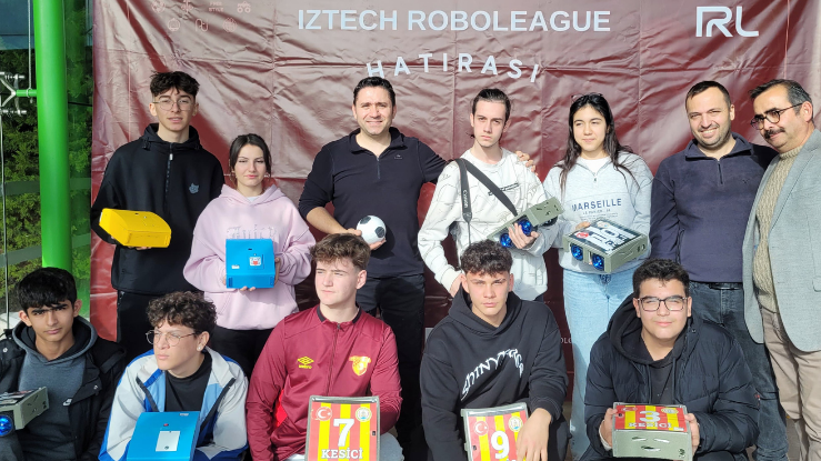 RoboLeague'24'te Seferihisarlı Öğrencilerden Büyük Başarı!