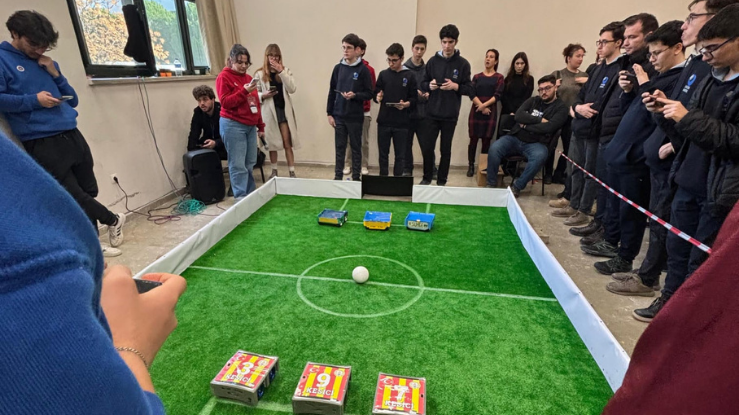 RoboLeague'24'te Seferihisarlı Öğrencilerden Büyük Başarı!