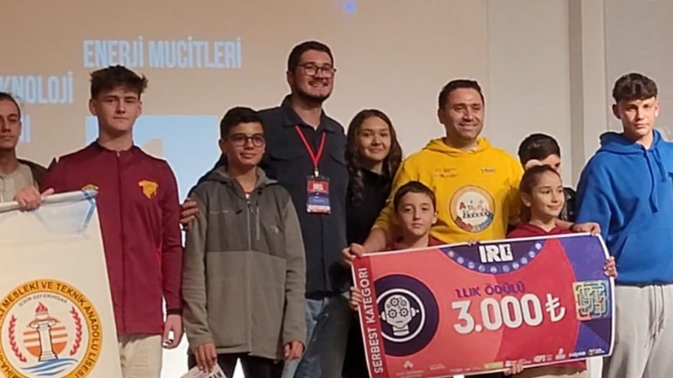 RoboLeague'24'te Seferihisarlı Öğrencilerden Büyük Başarı!