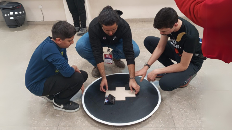 RoboLeague'24'te Seferihisarlı Öğrencilerden Büyük Başarı!