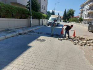 1 ay önce döşenen kilit parke taşlarının sökülmesi vatandaşı çileden çıkarttı