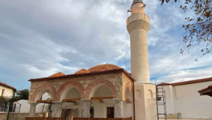 500 yıllık Sığacık Camii ibadete açılıyor