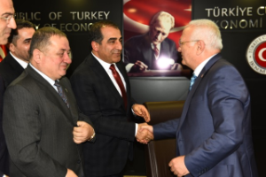 Bakan Elitaş’tan ihracatçılara moral