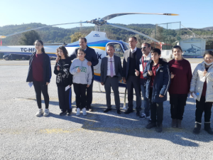 Seferihisarlı öğrenciler helikopter turunda