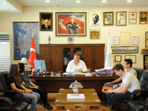 Başkan Yetişkin’den  üniversiteli gençlere destek