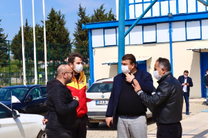 Başkan Yetişkin’in yenilenen stadı gezmesine tuhaf tepki