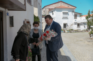 Başkan’dan anlamlı ziyaret: En yaşlı anneye gitti