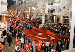 Çanakkale yürüyüşüne yüzlerce vatandaş katıldı