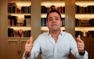 Cemil Tugay Özgür Demirtaş’ı Seferihisar’a davet etti