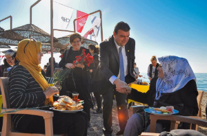 CHP adayı, günün her dakikasını değerlendirdi