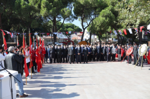 Cumhuriyet’in 98. yılı kutlamaları Çelenk Töreni ile başladı