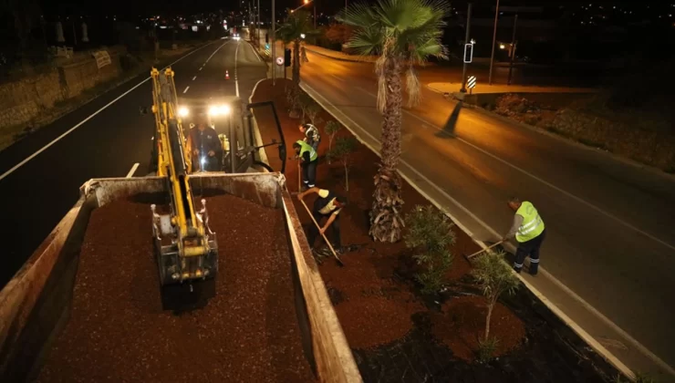 Güzelbahçe-Seferihisar yolunda gece çalışması