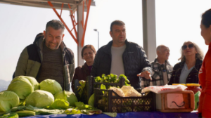 Karakayalar pazar yerinde ilk pazar yapıldı