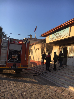 Okulda çıkan yangın büyümeden söndürüldü