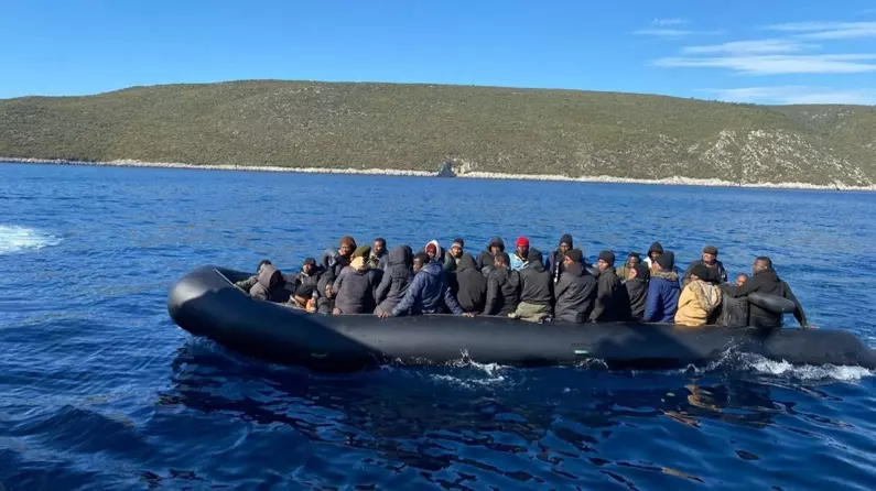 Seferihisar açıklarında düzensiz göçmen operasyonu