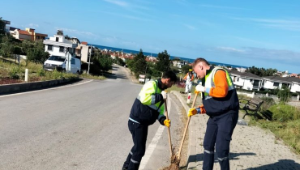 Seferihisar Belediyesi temizlik ekipleri sahada