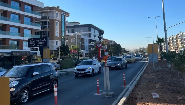 Seferihisar- İzmir yolunda çalışmalardan dolayı trafik yoğunluğu