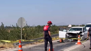 Seferihisar-Menderes yolunda ölümlü trafik kazası: 2 kişi yaşamını yitirdi