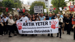 Seferihisar’da eğitimcilerden şiddete hayır eylemi!