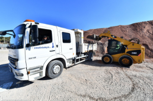 Seferihisar’da yol yapım ve bakım çalışmalarının akıbeti