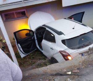 Temel Cingöz Caddesi’nde akıl almaz kaza