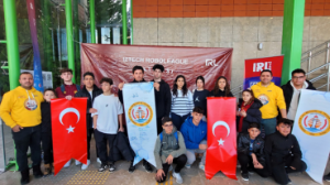 RoboLeague'24'te Seferihisarlı Öğrencilerden Büyük Başarı!