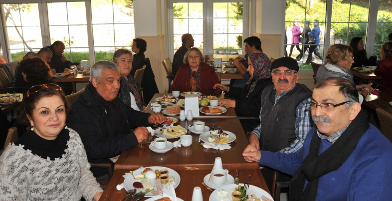 Seferihisar CHP kahvaltıda bir araya geldi