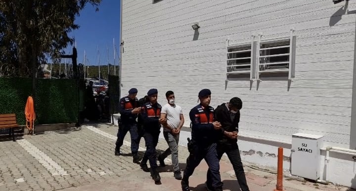 Seferihisar’da düzensiz göçmen operasyonu! 3 kişi gözaltına alındı