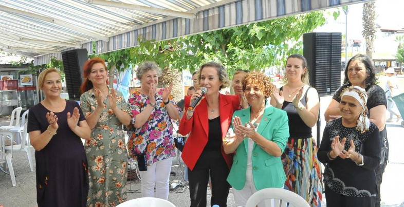 CHP’li kadınlar “Güzel Günlere Merhaba” dedi