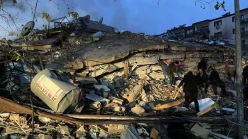Depremin ardından Türkiye’ye taziye ve yardım mesajları