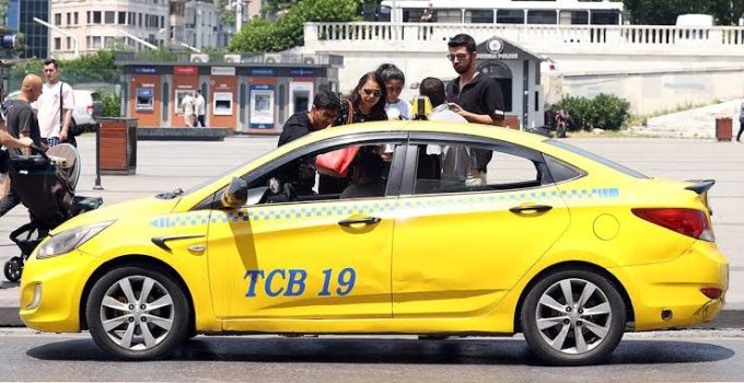 İzmir’de taksi ücretlerine zam yok