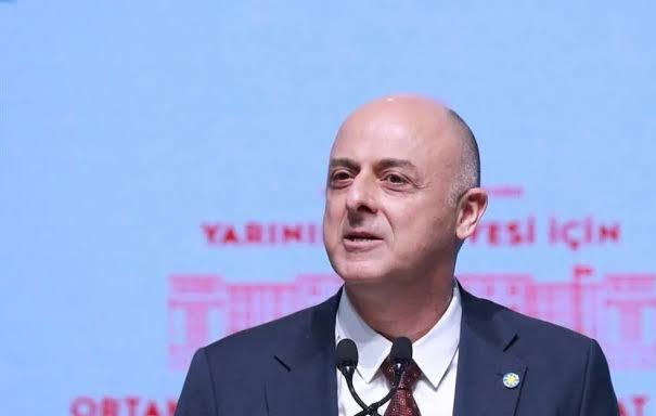 İYİ Parti Milletvekili Ümit Özlale partisinden istifa etti
